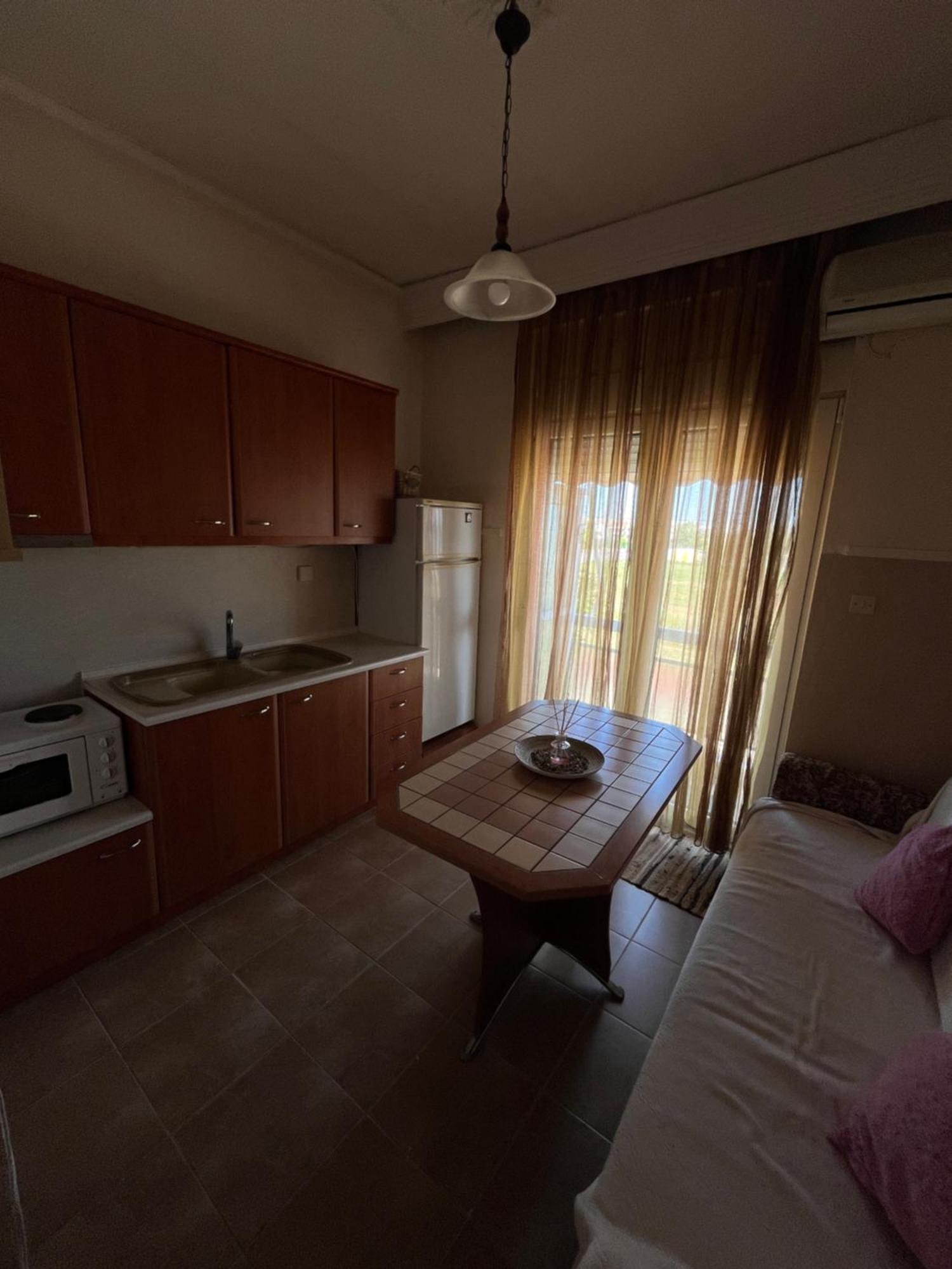 Dns Apartment อเล็กซานโดรโพลิส ภายนอก รูปภาพ